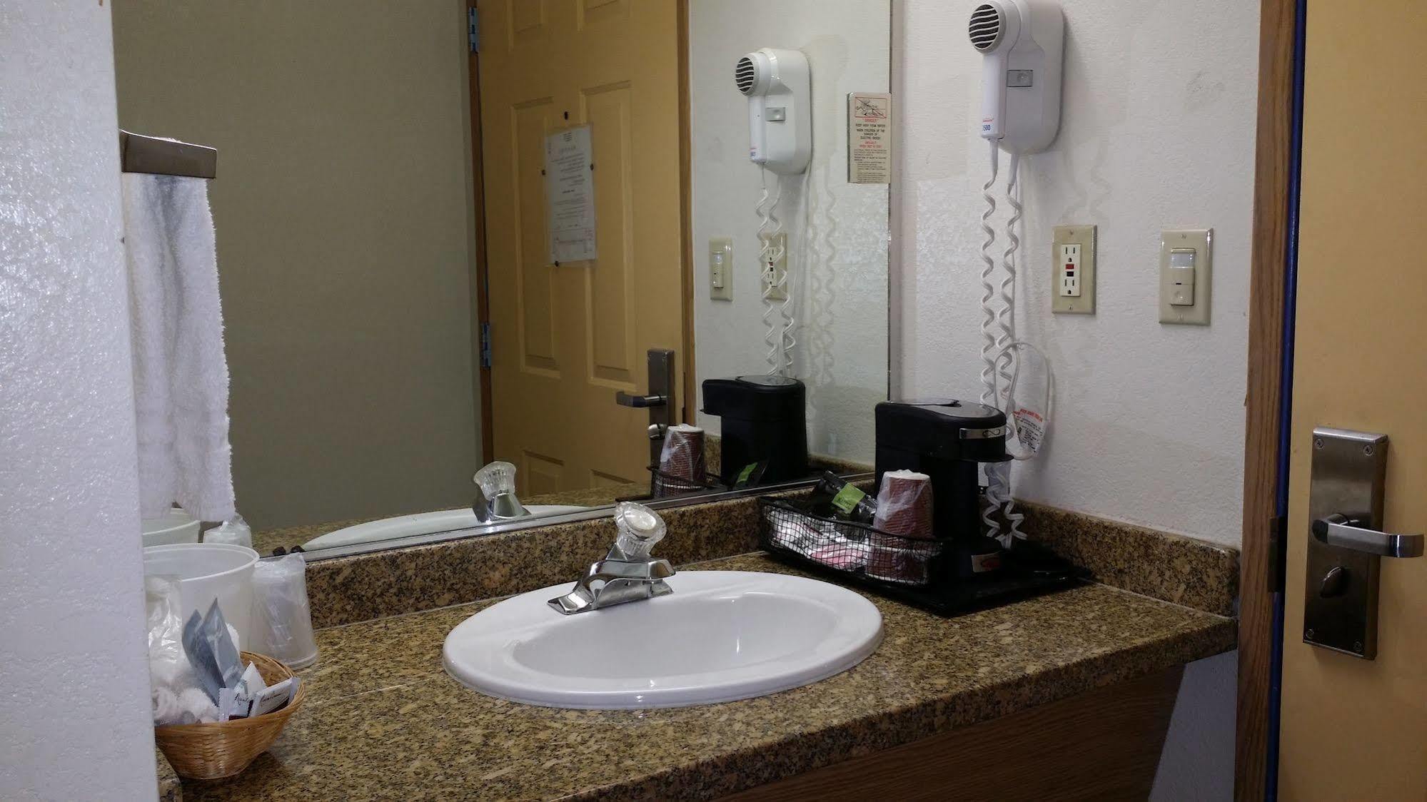 Budget Inn Corcoran Luaran gambar